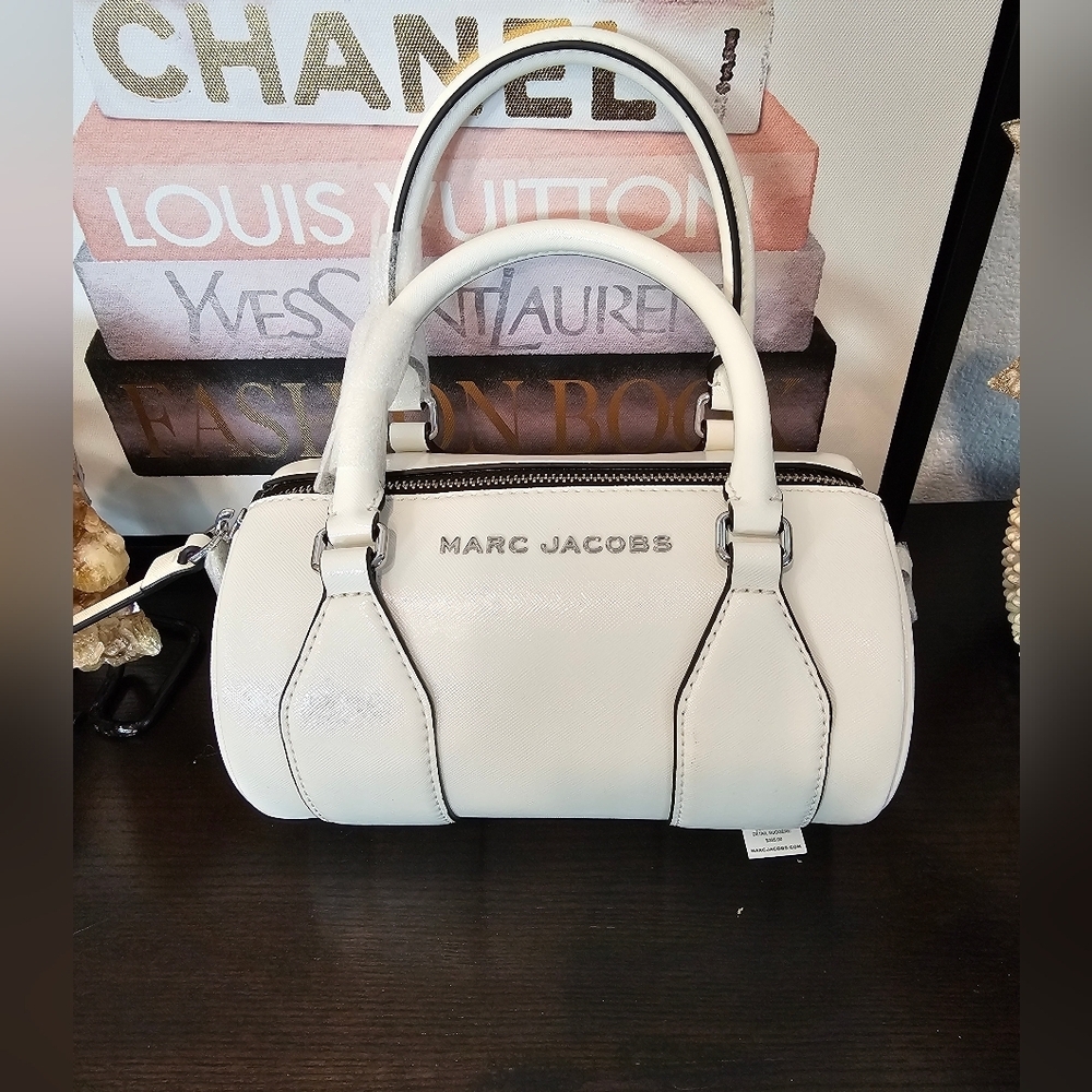 NWT. Marc Jacobs White Barrel Bag.